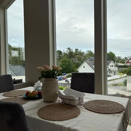 Modern With Terrace And Fishing Nearby بيت للعطل Askoy